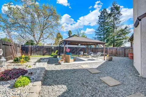 Exterior - 2045 Keel Ct, Dixon, CA 95620 photo 13 of 19