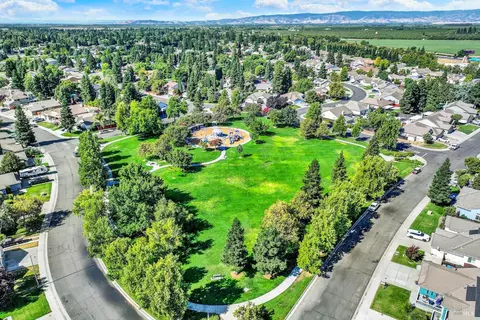 View/Area - 2045 Keel Ct, Dixon, CA 95620 photo 8 of 9