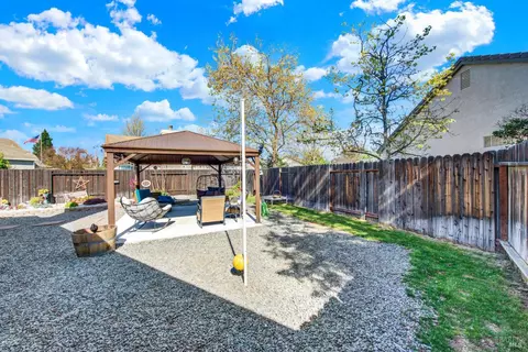 Exterior - 2045 Keel Ct, Dixon, CA 95620 photo 14 of 19