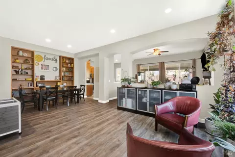 Dining - 2045 Keel Ct, Dixon, CA 95620 photo 1 of 4