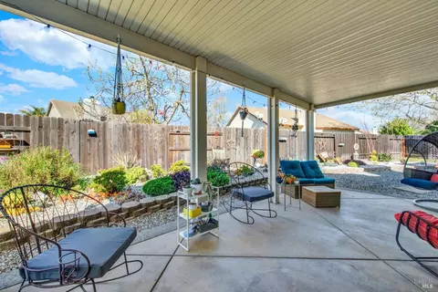 Exterior - 2045 Keel Ct, Dixon, CA 95620 photo 11 of 19