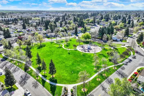 View/Area - 2045 Keel Ct, Dixon, CA 95620 photo 7 of 9