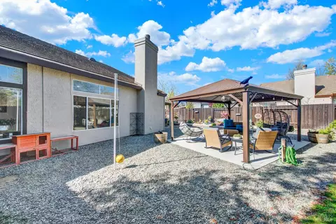 Exterior - 2045 Keel Ct, Dixon, CA 95620 photo 15 of 19