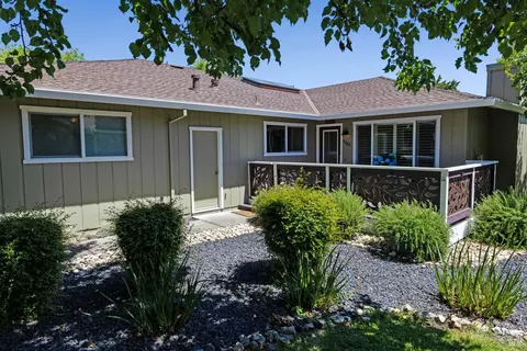 7409 Oakmont Dr, Santa Rosa, CA 95409