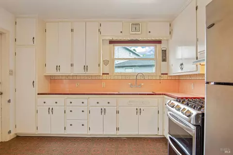 Kitchen - 233 Dechene Ave, Sonoma, CA 95476 photo 1 of 2