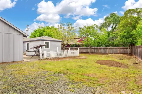 Exterior - 233 Dechene Ave, Sonoma, CA 95476 photo 4 of 6
