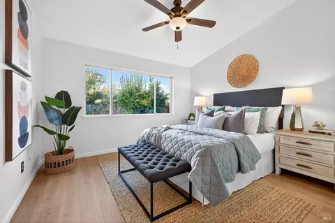 Bedroom - 1056 Esparto Ct, Windsor, CA 95492 photo 2 of 4