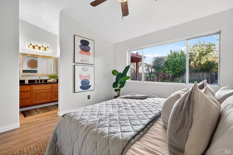Bedroom - 1056 Esparto Ct, Windsor, CA 95492 photo 4 of 4