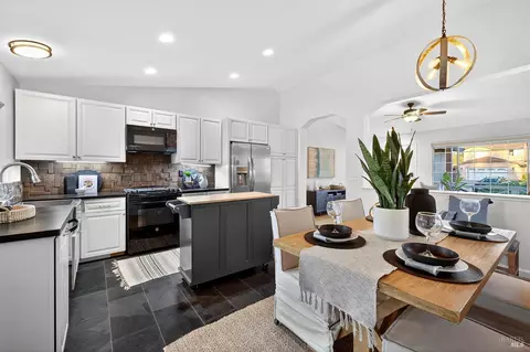 Kitchen - 1056 Esparto Ct, Windsor, CA 95492 photo 5 of 5