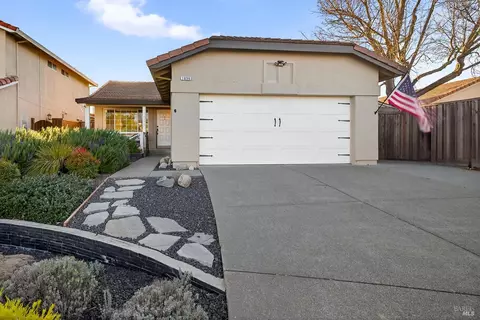 Exterior - 1056 Esparto Ct, Windsor, CA 95492 photo 4 of 16