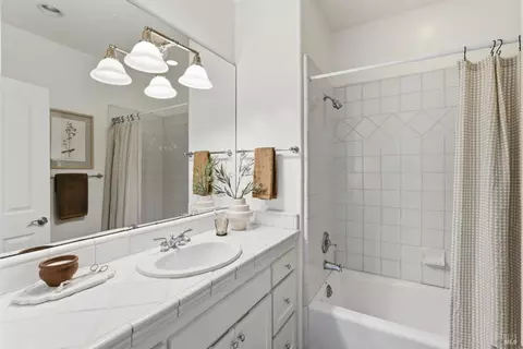 Bath - 711 Forest Way, Mill Valley, CA 94941 photo 3 of 3