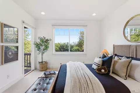 Bedroom - 711 Forest Way, Mill Valley, CA 94941 photo 7 of 9
