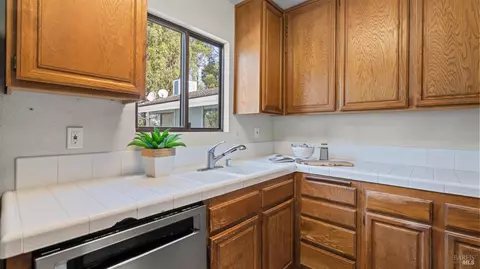 Kitchen - 215 Apollo #1, Hercules, CA 94547 photo 3 of 4