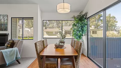 Dining - 215 Apollo #1, Hercules, CA 94547 photo 2 of 2
