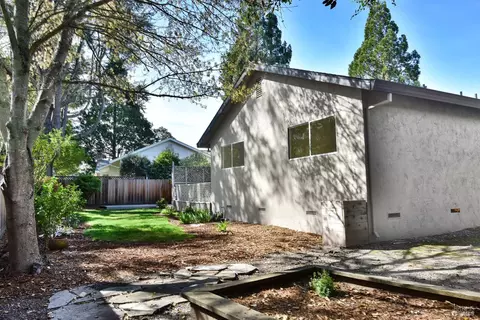 572 Este Madera Dr, Sonoma, CA 95476 photo 21