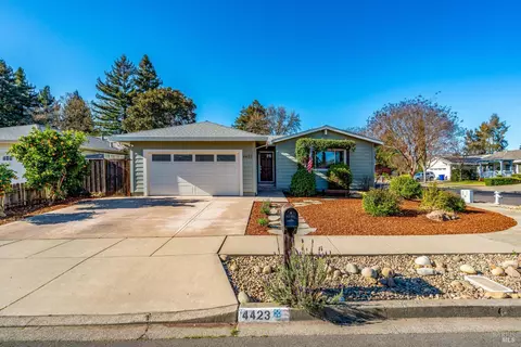 4423 Dove Ct, Napa, CA 94558