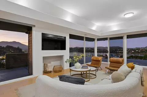 100 Eden Roc Dr, Sausalito, CA 94965