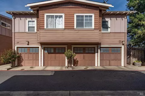 156 156 A Valley Oak Dr, Napa, CA 94558