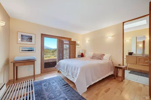 Bedroom - 5809 Sharp Rd, Calistoga, CA 94515 photo 3 of 3
