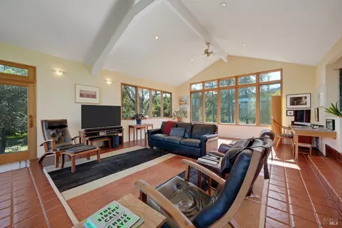 Living - 5809 Sharp Rd, Calistoga, CA 94515 photo 3 of 4