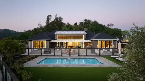 21 Lawley Ln, Calistoga, CA 94515