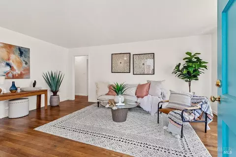 1829 Wright St, Santa Rosa, CA 95404