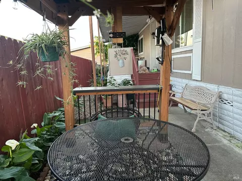 121 Century Ct, Fairfield, CA 94533 photo 2