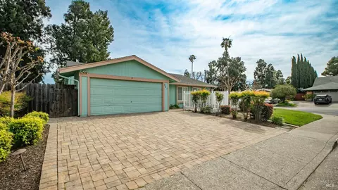 501 Asbury Ln, Fairfield, CA 94533