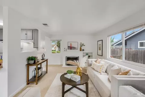 Living - 1900 Alice Dr, Vallejo, CA 94589 photo 6 of 7