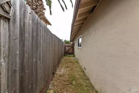 Exterior - 1900 Alice Dr, Vallejo, CA 94589 photo 23 of 35
