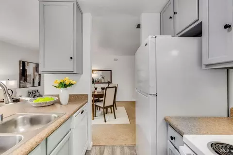 Kitchen - 1900 Alice Dr, Vallejo, CA 94589 photo 5 of 6