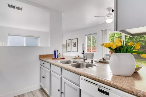Kitchen - 1900 Alice Dr, Vallejo, CA 94589 photo 3 of 6