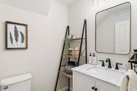 Bath - 1193 Brighton View Cir, Petaluma, CA 94952 photo 1 of 4
