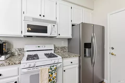 Kitchen - 1193 Brighton View Cir, Petaluma, CA 94952 photo 5 of 5
