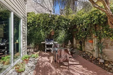 Exterior - 1193 Brighton View Cir, Petaluma, CA 94952 photo 5 of 11