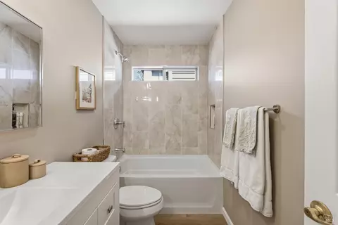 Bath - 1193 Brighton View Cir, Petaluma, CA 94952 photo 4 of 4