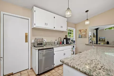 Kitchen - 4320 Roblar Rd, Petaluma, CA 94952 photo 3 of 3