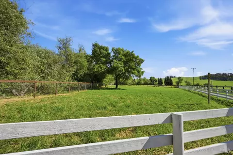 Exterior - 4320 Roblar Rd, Petaluma, CA 94952 photo 22 of 24