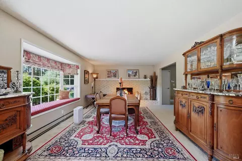 Dining - 4320 Roblar Rd, Petaluma, CA 94952 photo 1 of 6