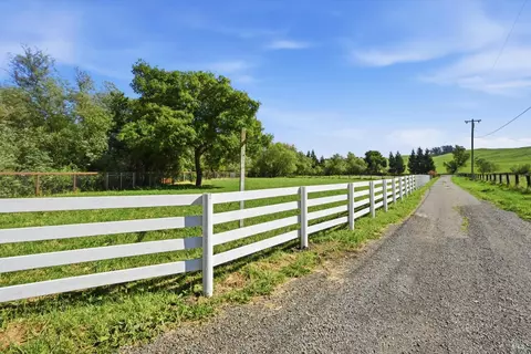 Exterior - 4320 Roblar Rd, Petaluma, CA 94952 photo 23 of 24