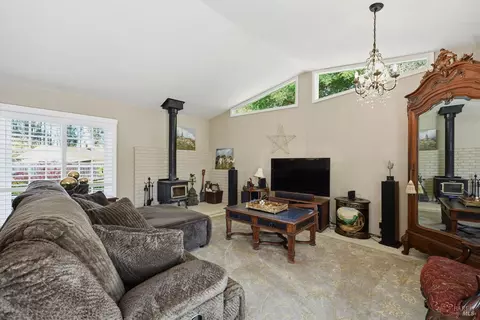 Living - 4320 Roblar Rd, Petaluma, CA 94952 photo 6 of 8