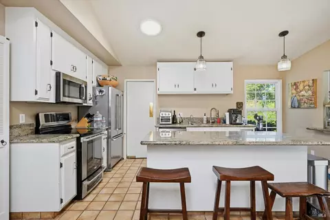 Kitchen - 4320 Roblar Rd, Petaluma, CA 94952 photo 2 of 3