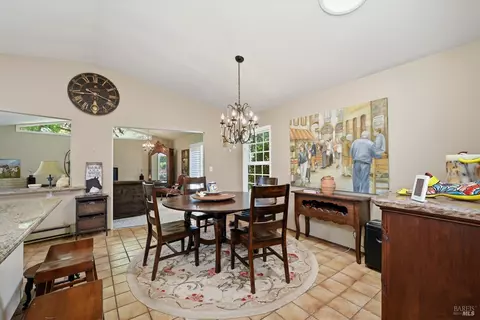 Dining - 4320 Roblar Rd, Petaluma, CA 94952 photo 4 of 6