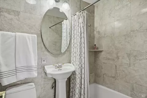 Bath - 4320 Roblar Rd, Petaluma, CA 94952 photo 1 of 2