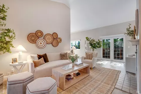660 Craig Ave, Sonoma, CA 95476