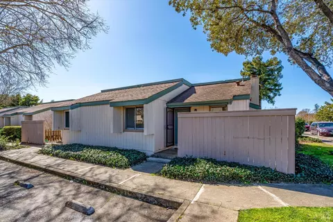 1708 Glenbrook Dr #F, Santa Rosa, CA 95401