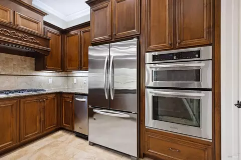 Kitchen - 1139 Symphony Way, Vallejo, CA 94591 photo 3 of 5