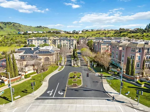 View/Area - 1139 Symphony Way, Vallejo, CA 94591 photo 4 of 4
