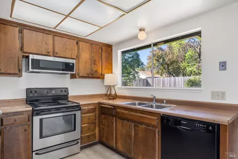 171 Chablis Way, Cloverdale, CA 95425 photo 11