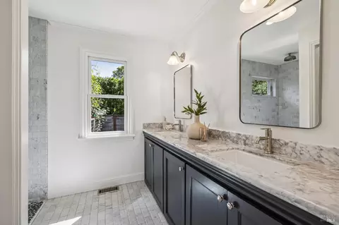 Bath - 14 Sylvan Ln, Ross, CA 94957 photo 1 of 5